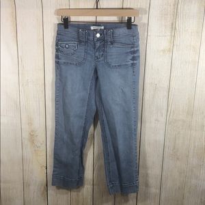 White House Black Market Noir Capri